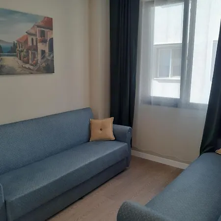 Didim De Sezonluk Esyali Kiralik Yeni Daire 公寓 *